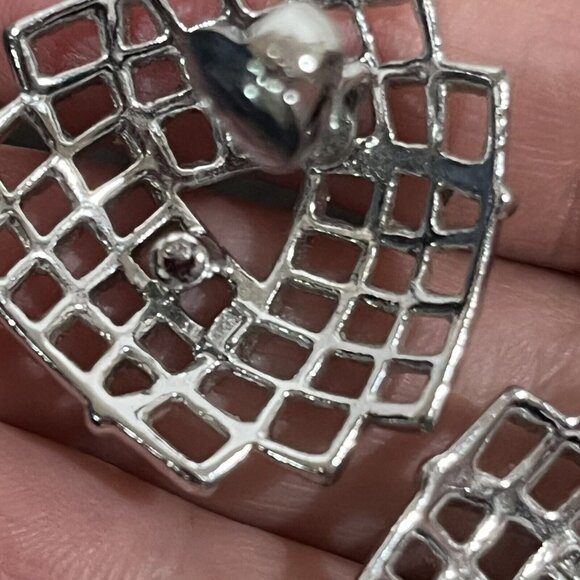 Vintage 1973 Sarah Coventry Silver Mesh Trellis Clip On Earrings - Picture 11 of 12